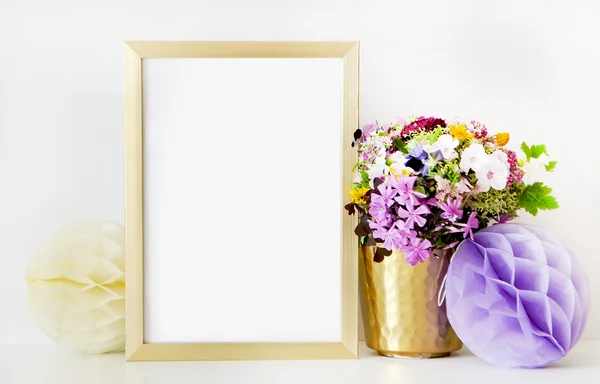 Frame mock up gold, gold vase and flower. Poster — Stock Photo, Image