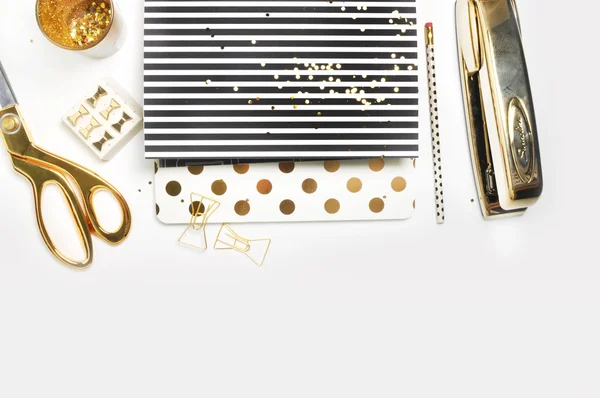 Woman Desktop. Header website or Hero website, Mockup product view table gold accessories. stationery supplies. glamour style. Gold stapler. — Stock Photo, Image