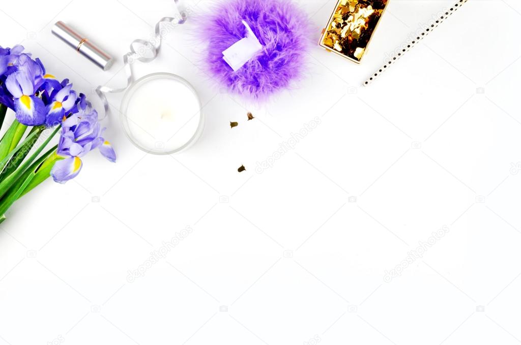 Woman desk, header site, feminine, gold accessories, mock up