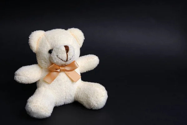 Тедди Белый Медведь Черном Фоне — стоковое фото