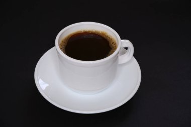 Siyah arka planda koyu kahve..