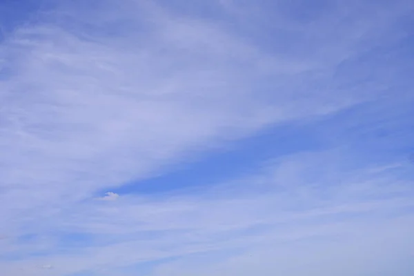 蓝天上的云彩 天空背景 天空纹理 — 图库照片