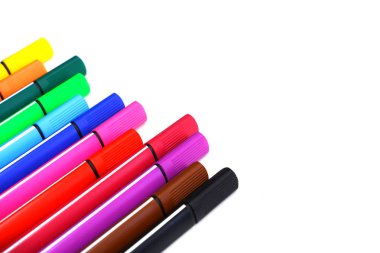 Renkli işaretler seti. Gökkuşağının tüm renkleri. Ofis ve okul malzemeleri.