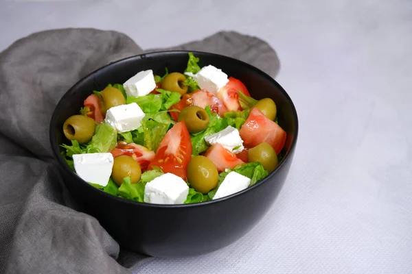 Une Salade Légumes Frais Salade Aux Olives Fromage Feta Concombres — Photo