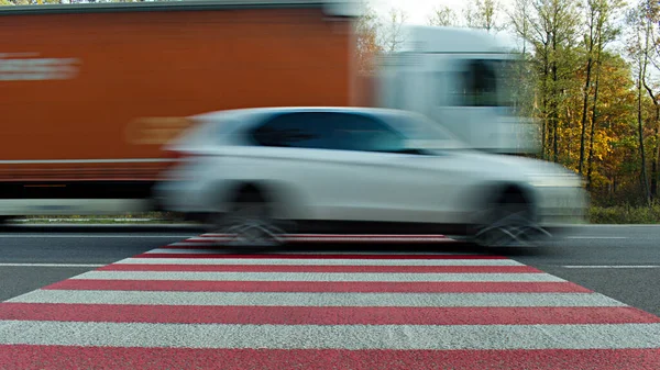 Ruch Rozmyty Obraz Szybkiego Jazdy Samochodem Skrzyżowaniu Dróg — Zdjęcie stockowe