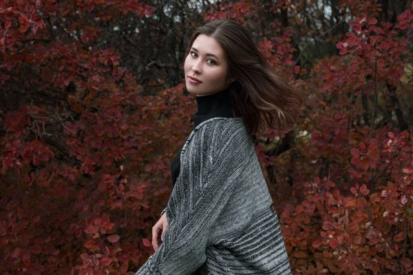 Close Portrait Young Asian Woman Outdoor Autumn Warm Concept — Stock Photo, Image