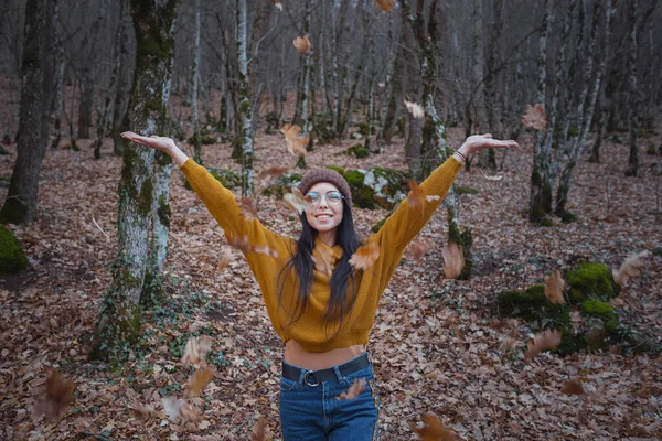 Positive Cheerful Woman Enjoy Autumn Park Woods Wear Yellow Pullover — Stock Photo, Image