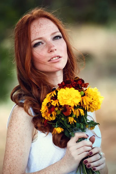 Beautiful redhair bride outdoors — Stock Fotó