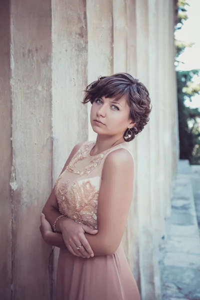 Beautiful city woman has walking on a street — Stock Photo, Image