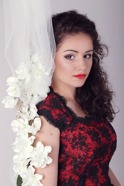 Closeup portrait of beautiful sexy brunette with red lips, — Stockfoto