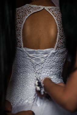 Gelin korse sıkılır