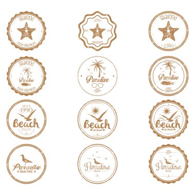 beyaz zemin üzerinde yüz ifadeleri ile meyve kümesi