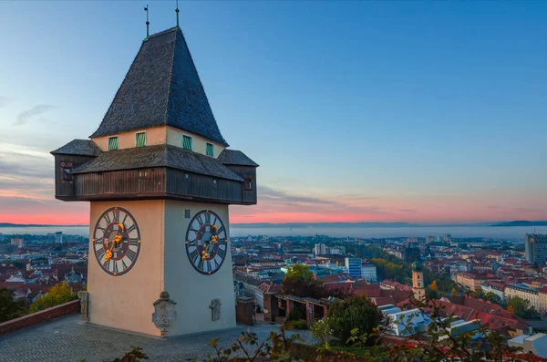 Cityscape Graz Famosa Torre Relógio Colina Schlossberg Graz Região Estíria — Fotografia de Stock