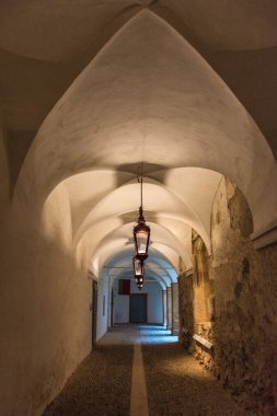 Avusturya 'nın Styria eyaletindeki en önemli Barok sarayı olan Eggenberg Sarayı' nın koridorunda.