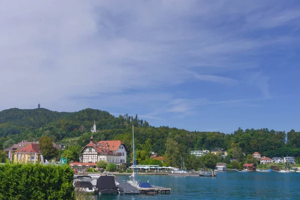 Klagenfurt Austria Agustus 2020 Berlayar Perairan Jernih Danau Worthersee Atraksi — Stok Foto