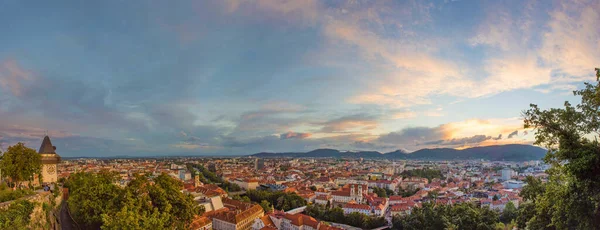 Cityscape Graz Torre Relógio Grazer Uhrturm Atração Turística Famosa Colina — Fotografia de Stock