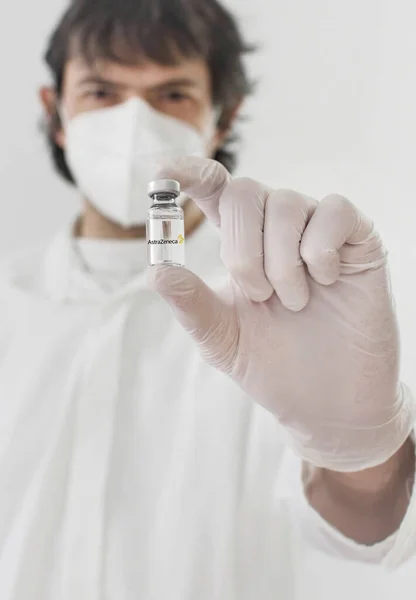 Graz Austria 2021 Dokter Memegang Botol Dan Jarum Suntik Vaksin — Stok Foto