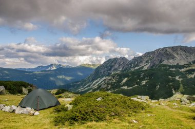 Retezat Ulusal Parkı 'ndaki dağ manzarası, Karpat Dağları, Romanya