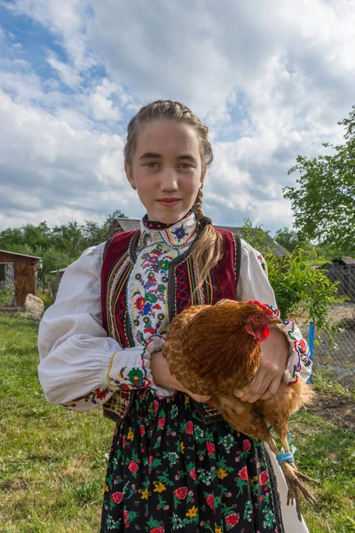 Salaj Erdély Románia Május 2018 Gyönyörű Fiatal Lány Hagyományos Román — Stock Fotó