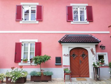 Avusturya 'nın Styria bölgesinin Graz-Umgebung ilçesindeki küçük sevimli Frohnleiten kasabası.