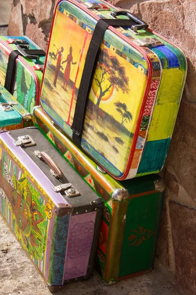 parlak renkli retro bavul seyahat için