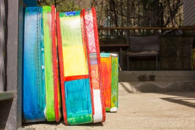 parlak renkli retro bavul seyahat için