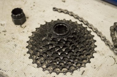 araçları ve bölümleri onarım için bir bisiklet