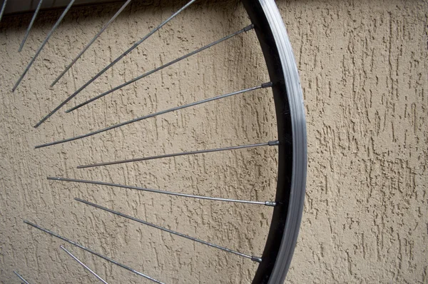 Bisiklet tekerleği ile tekerlek teli — Stok fotoğraf