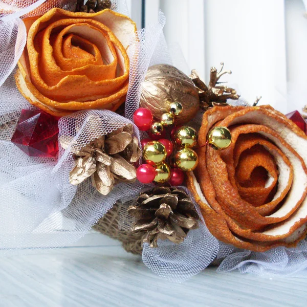 El yapımı kapısını Noel çelenk