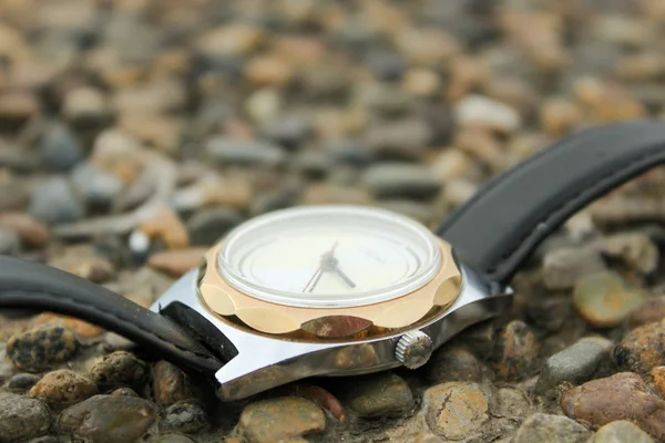 Arka plan ile mekanik saatler taş