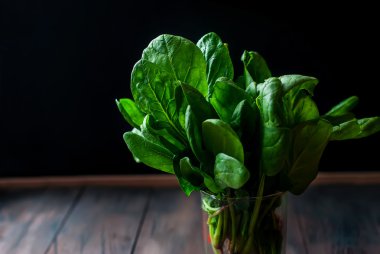 ıspanak yaprakları ışın