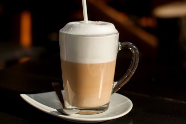 Latte macchiato kakaolu