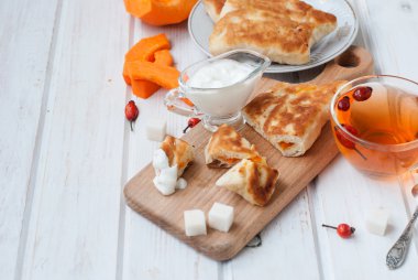 kabak ve çay ile ev yapımı kek