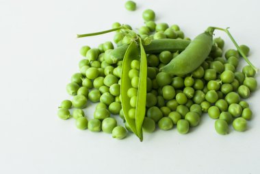 Genç yeşil bezelye