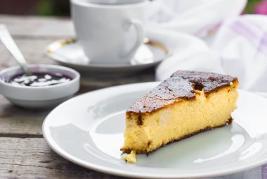 süzme peynirli güveç parça 