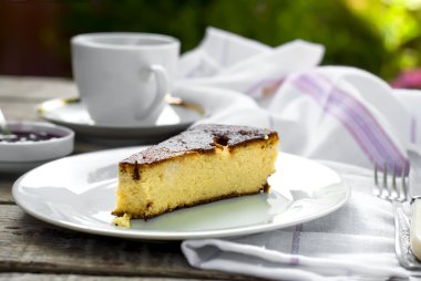 süzme peynirli güveç parça 