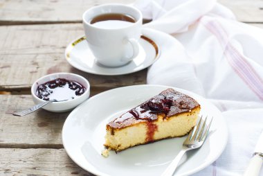 süzme peynirli güveç parça 