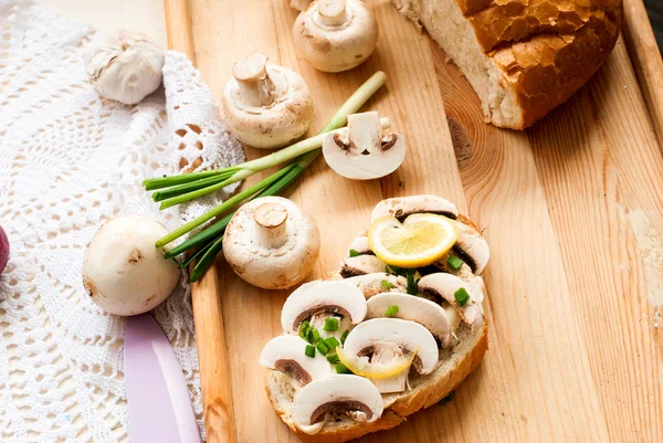 Sandwich with mushrooms and green onions — Stock Image Sandwich with mushrooms and green onions Stock Photo