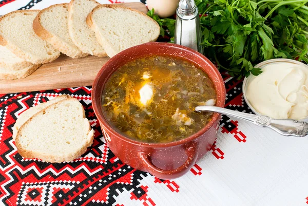 Yumurta plaka ile yeşil kuzukulağı çorbası
