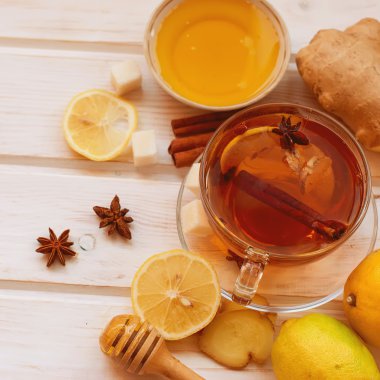 Limonlu ve ballı zencefilli çay