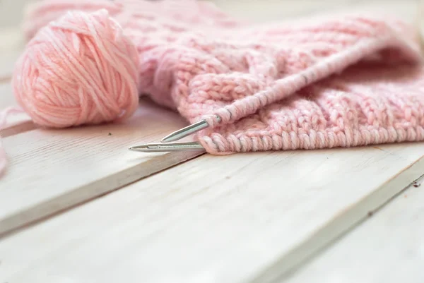 Close up of wool and knitting needles — Stock Photo, Image