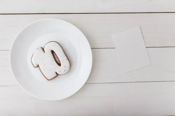 Number Shape Gingerbread Cookie White Plate Standing White Wooden Table — Zdjęcie stockowe