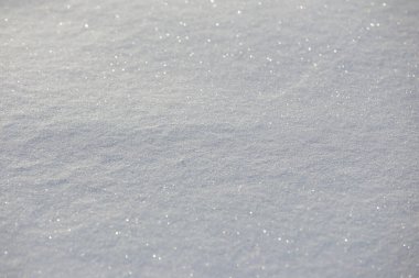 Mavi gölgeli beyaz kar yağışı, kış dokusu