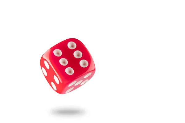 骰子是红色的 上面有白色的圆点 用白色的背景隔开 用来剪彩 — 图库照片