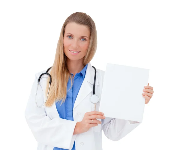 Enfermera / médico mostrando el letrero del portapapeles en blanco . —  Fotos de Stock