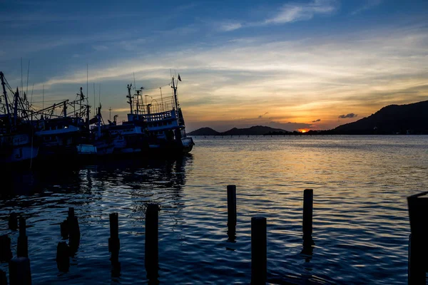 Halászhajó Tengerben Naplementekor Songkhla Thaiföld — Stock Fotó