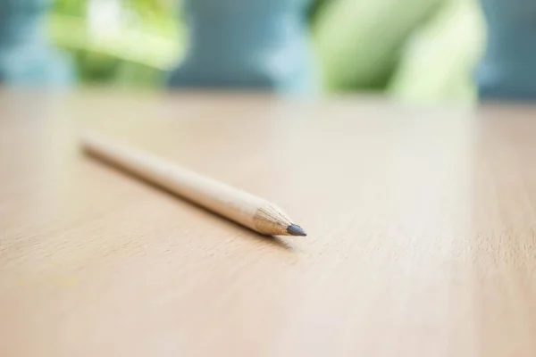 Lápiz Madera Sobre Fondo Tabla Madera Enfoque Selectivo —  Fotos de Stock