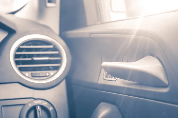 Manija Puerta Dentro Del Coche Blanco Negro Filtro —  Fotos de Stock