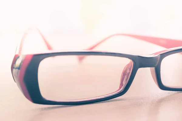 Piros Szemüveg Háttér Puha Rózsaszín Szűrő — Stock Fotó