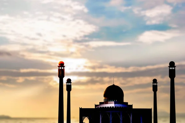 Silhouet Van Moskee Masjid Prachtige Hemelse Achtergrond Voor Eid Mubarak — Stockfoto